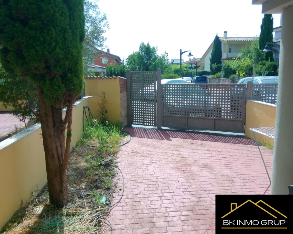 Ref.25019   Adosado en venta en Peñíscola con piscina comunitaria